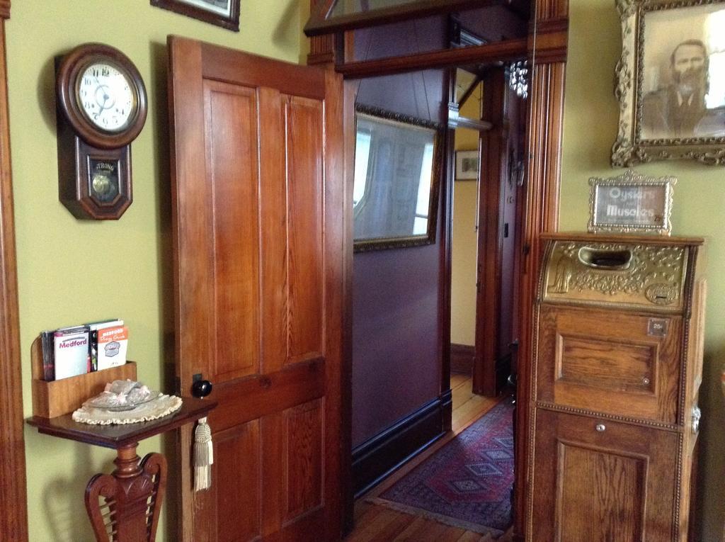 Waverly Cottage Медфорд Екстериор снимка